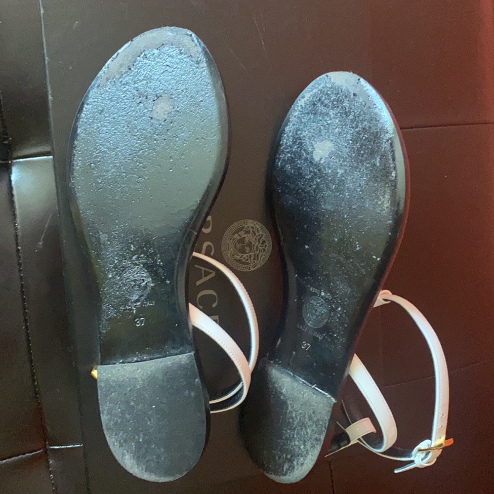 {{{SOLD}}} 💗 VERSACE 💗 - Picture 6 of 8